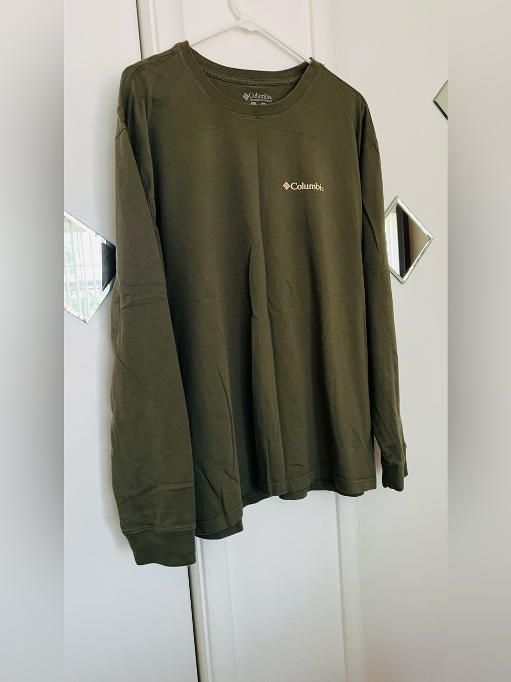 Columbia Olive Green Long Sleeve  men’s Shirt  size XL